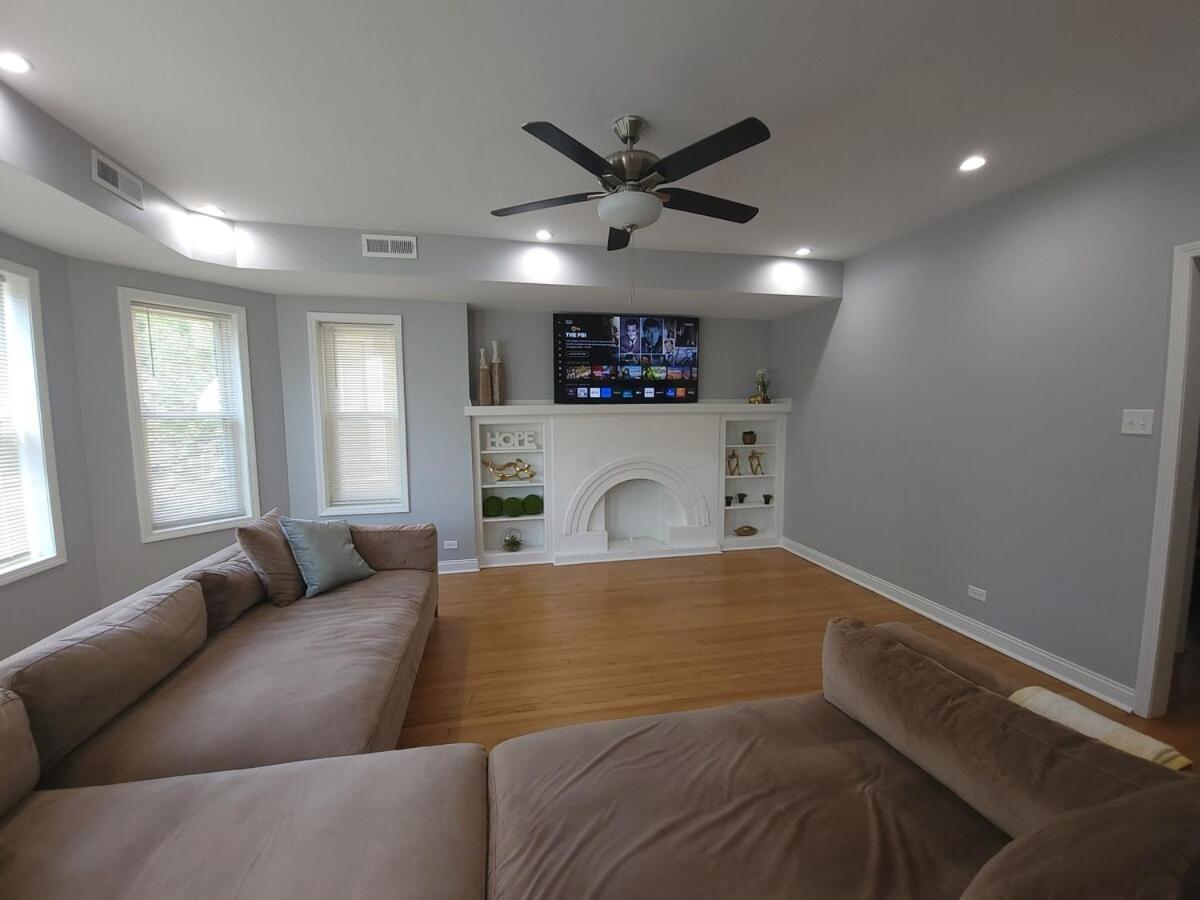 Beautiful Big 3 Bedroom Quiet Near Downtown