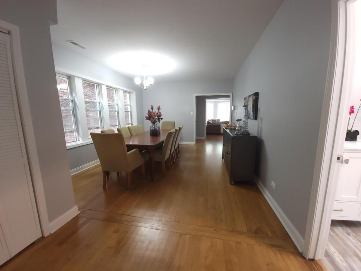 Apartment Beautiful Big 3 Bedroom Quiet Near Downtown *