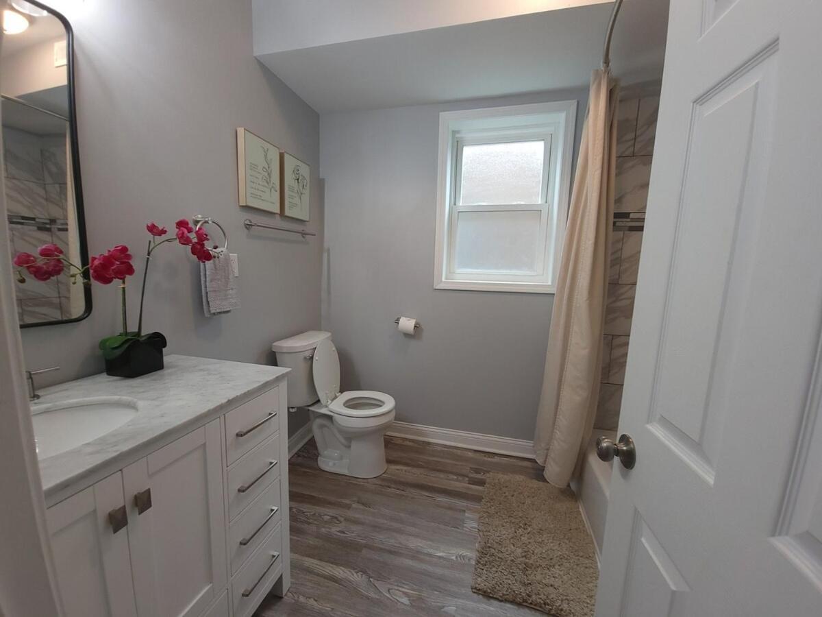 Apartment Beautiful Big 3 Bedroom Quiet Near Downtown Chicago