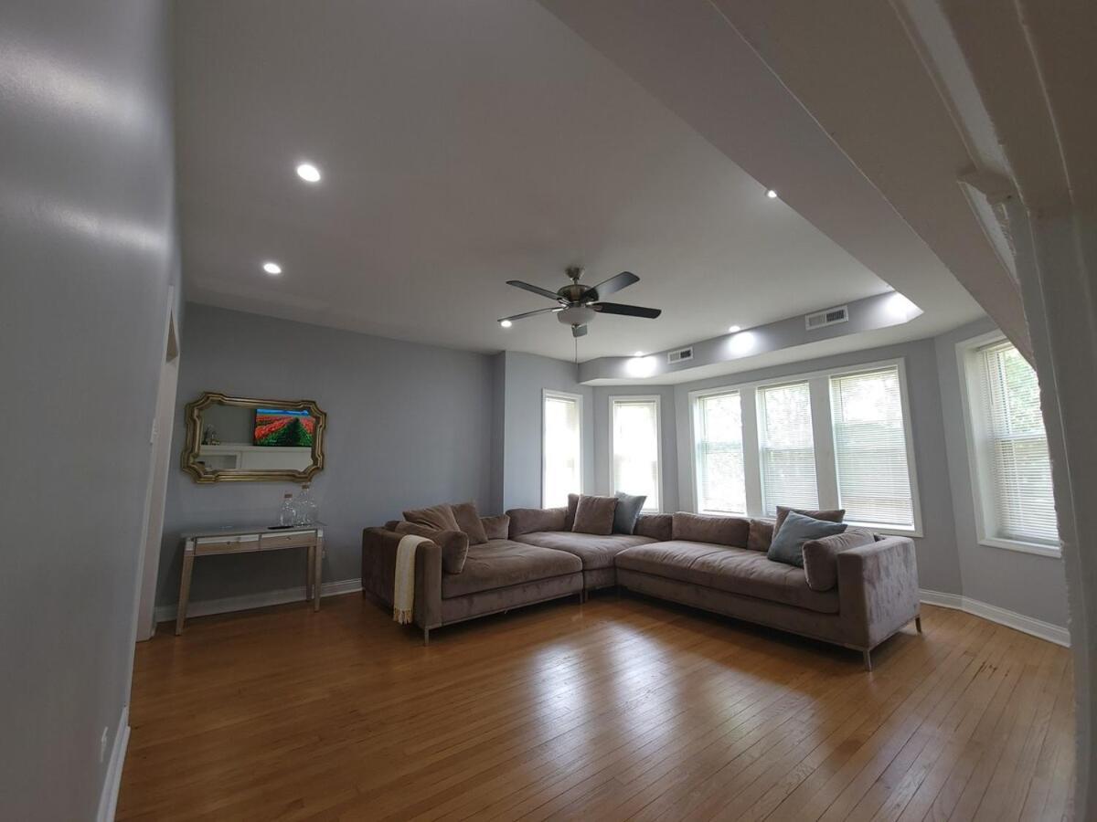 Apartment Beautiful Big 3 Bedroom Quiet Near Downtown *