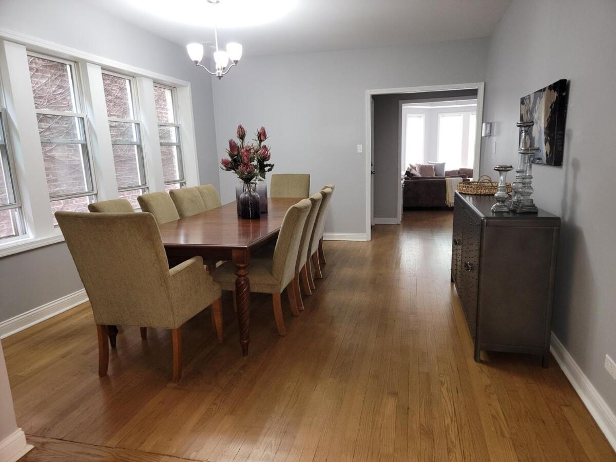 Apartment Beautiful Big 3 Bedroom Quiet Near Downtown Chicago