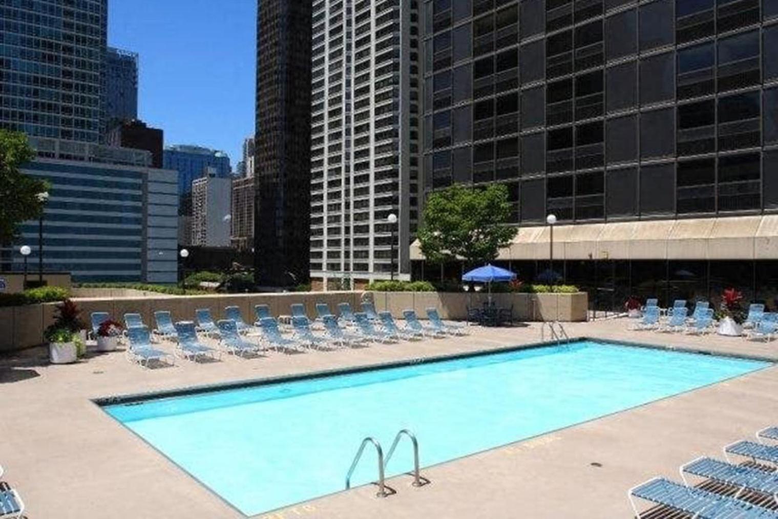 Streeterville W Pool Gym Nr Navy Pier Chi-786 Chicago