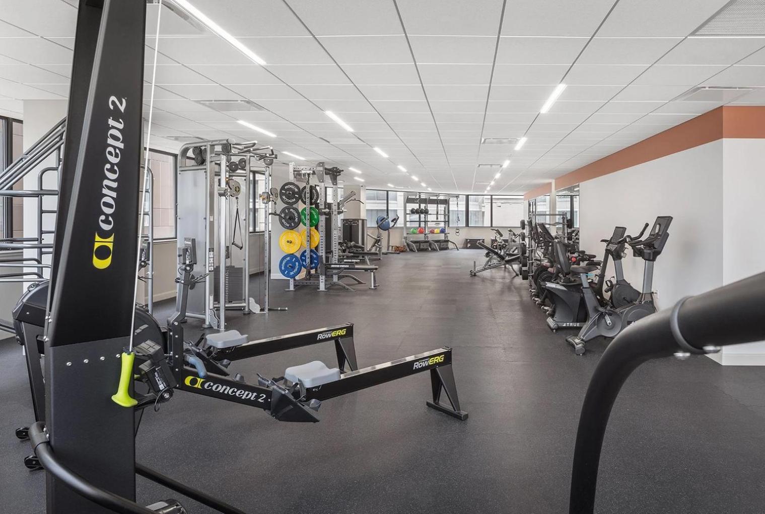 Streeterville W Gym Pool Nr Navy Pier Chi-450 Chicago