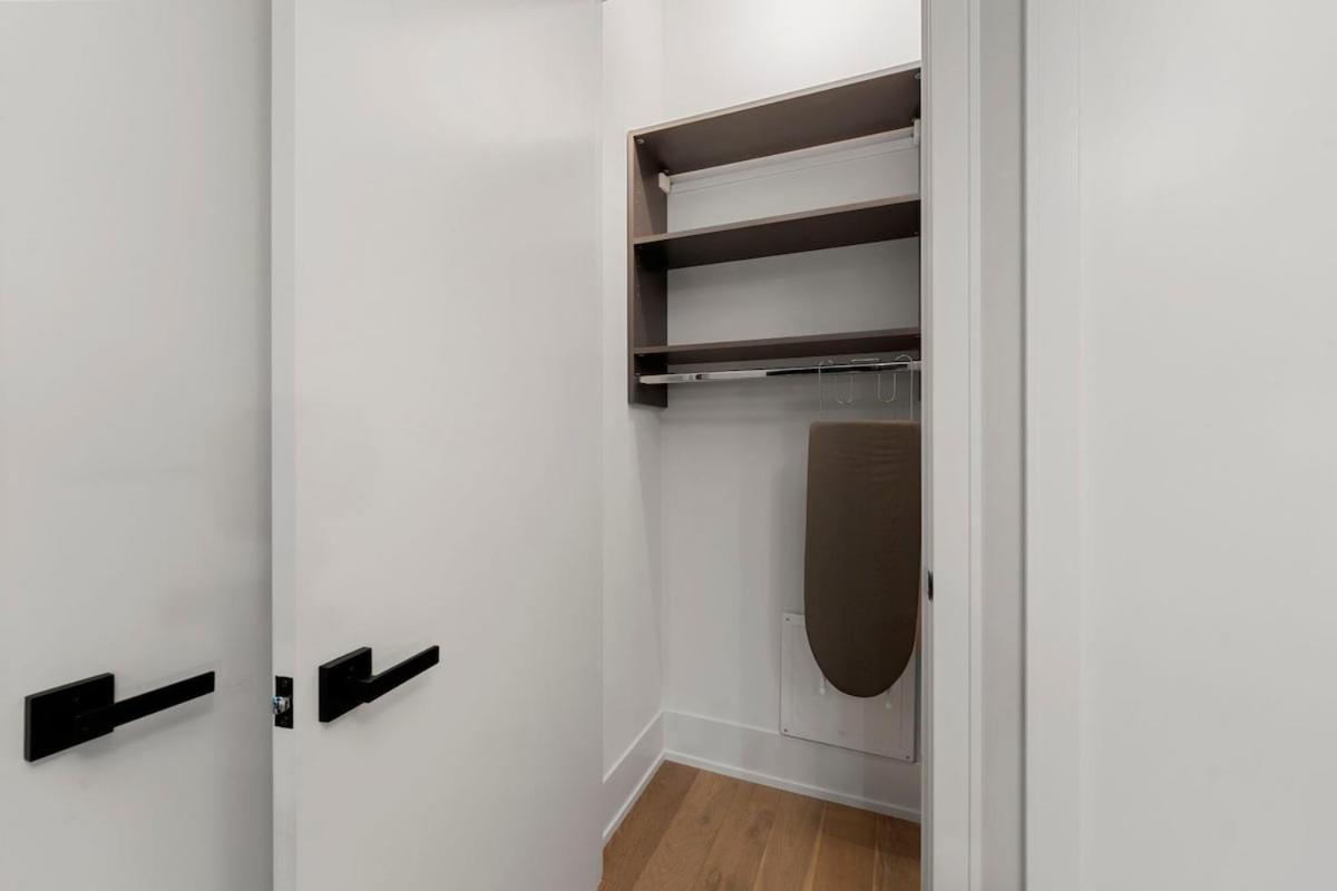 Apartment Chic 2br 2ba With Balcony - River North Chicago