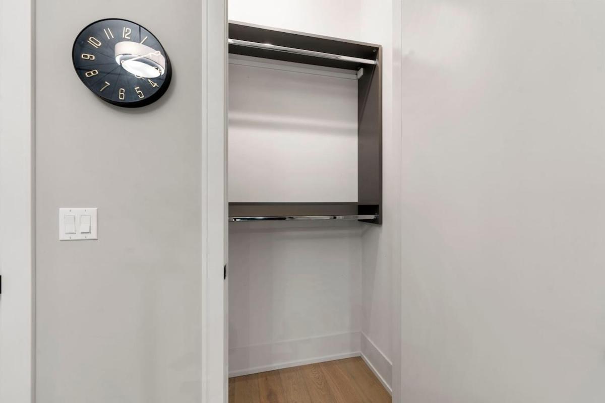 Apartment Chic 2br 2ba With Balcony - River North *