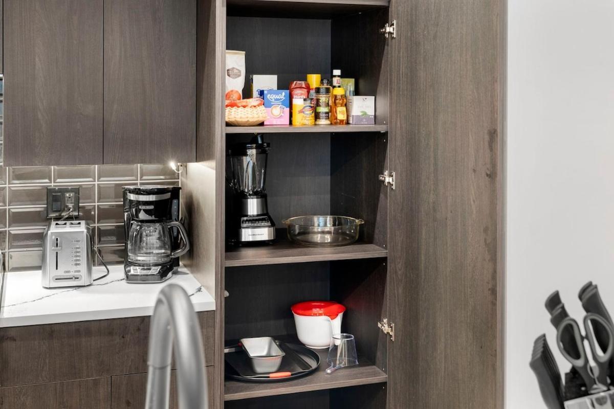 Chic 2br 2ba With Balcony - River North Chicago