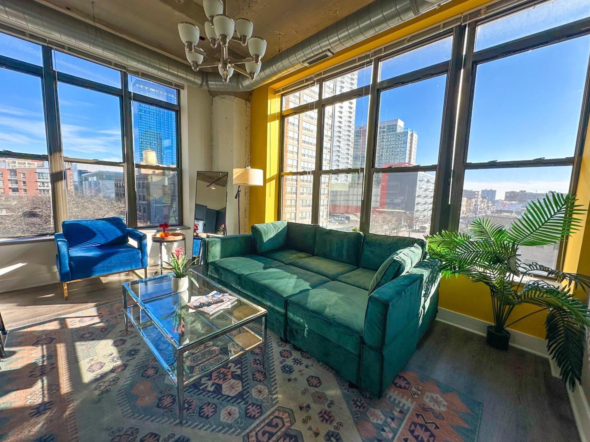 Mccormick Place Luxury Corner With Optional Parking For 6 Guests * Chicago