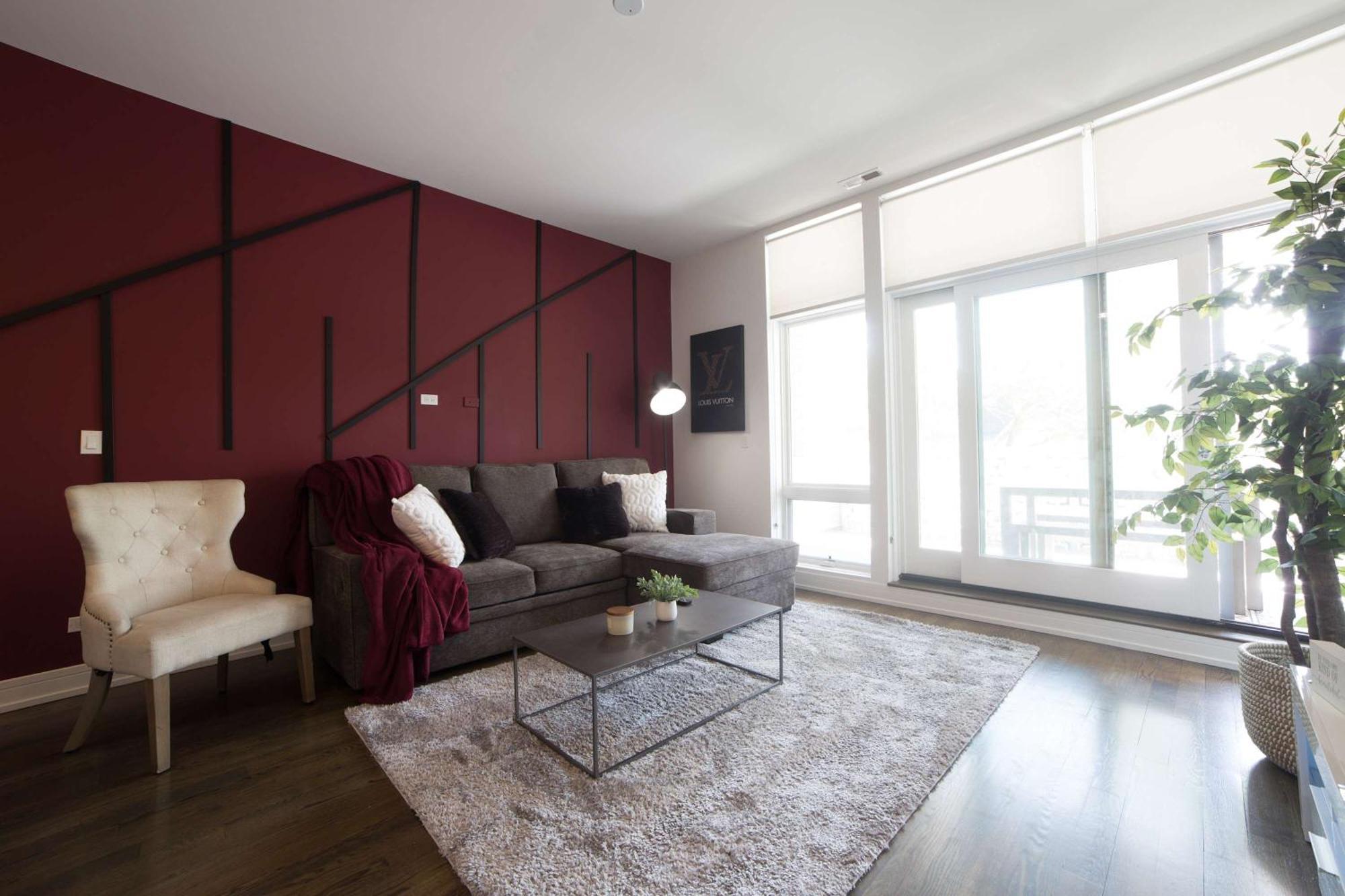Large 4-bedroom Upscale W Rooftop Apartment *