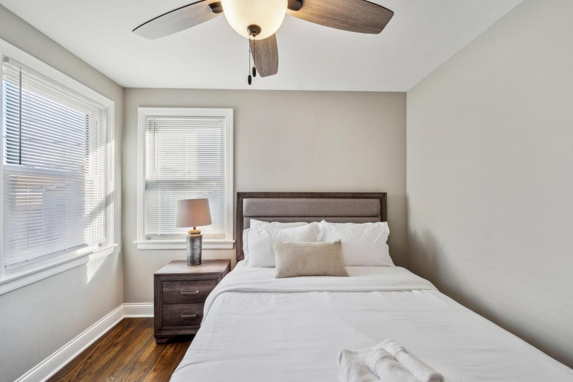 Charming Belmont Heights Oasis * Chicago