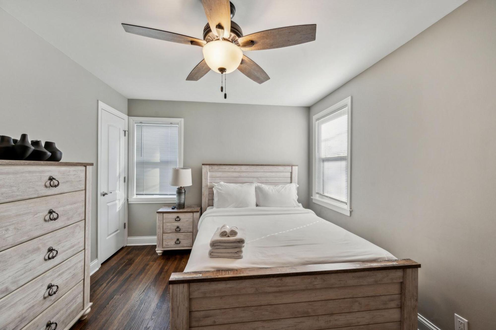 Charming Belmont Heights Oasis * Chicago
