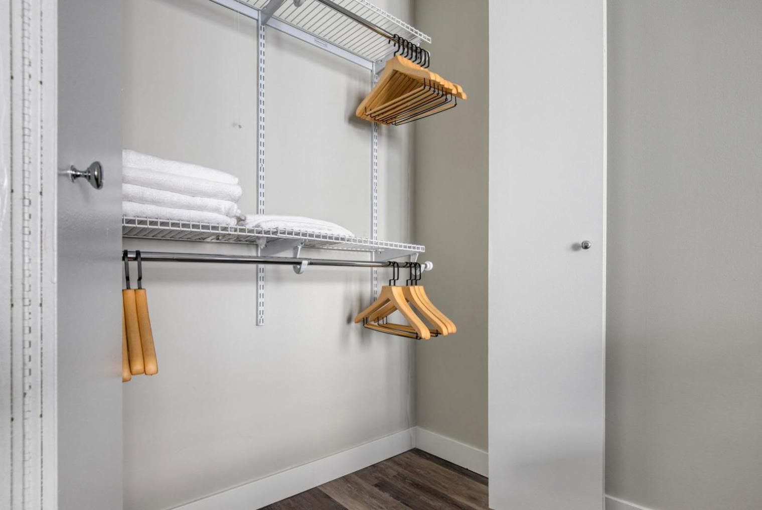 Gold Coast 1br W Gym Lounge 1 Block To L Chi-800 Apartment