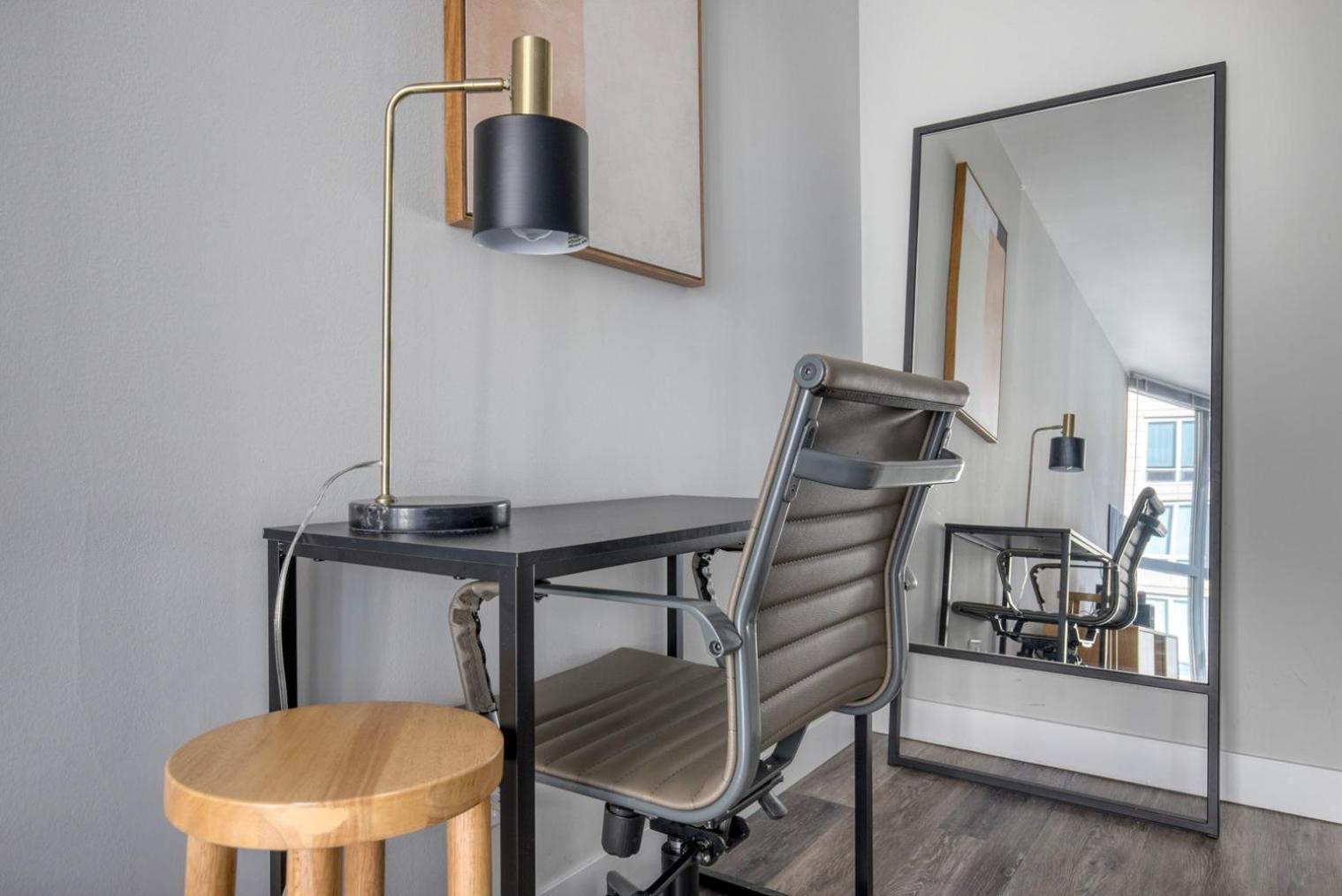Gold Coast 1br W Gym Lounge 1 Block To L Chi-800 *