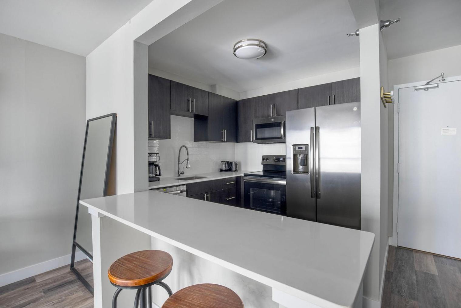 Gold Coast 1br W Gym Lounge 1 Block To L Chi-800 Chicago