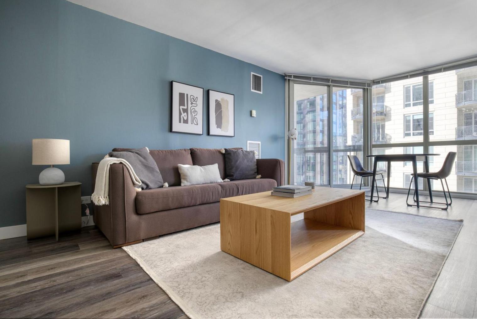 Apartment Gold Coast 1br W Gym Lounge 1 Block To L Chi-800 *