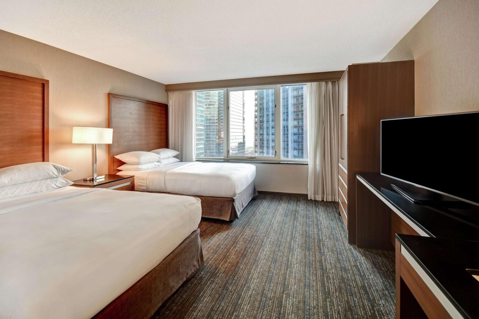 Embassy By Hilton Downtown Magnificent Mile 4*