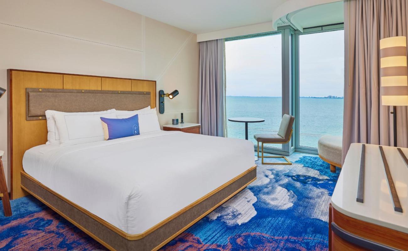 Sable At Navy Pier Chicago, Curio Collection By Hilton Hotel Chicago