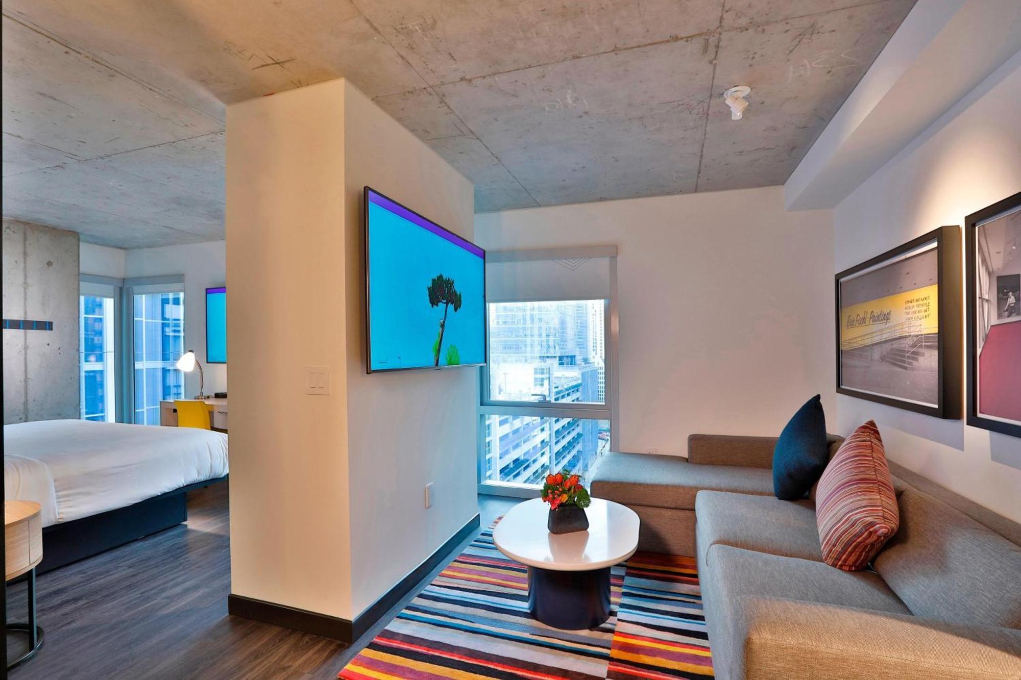 Aloft Mag Mile Chicago