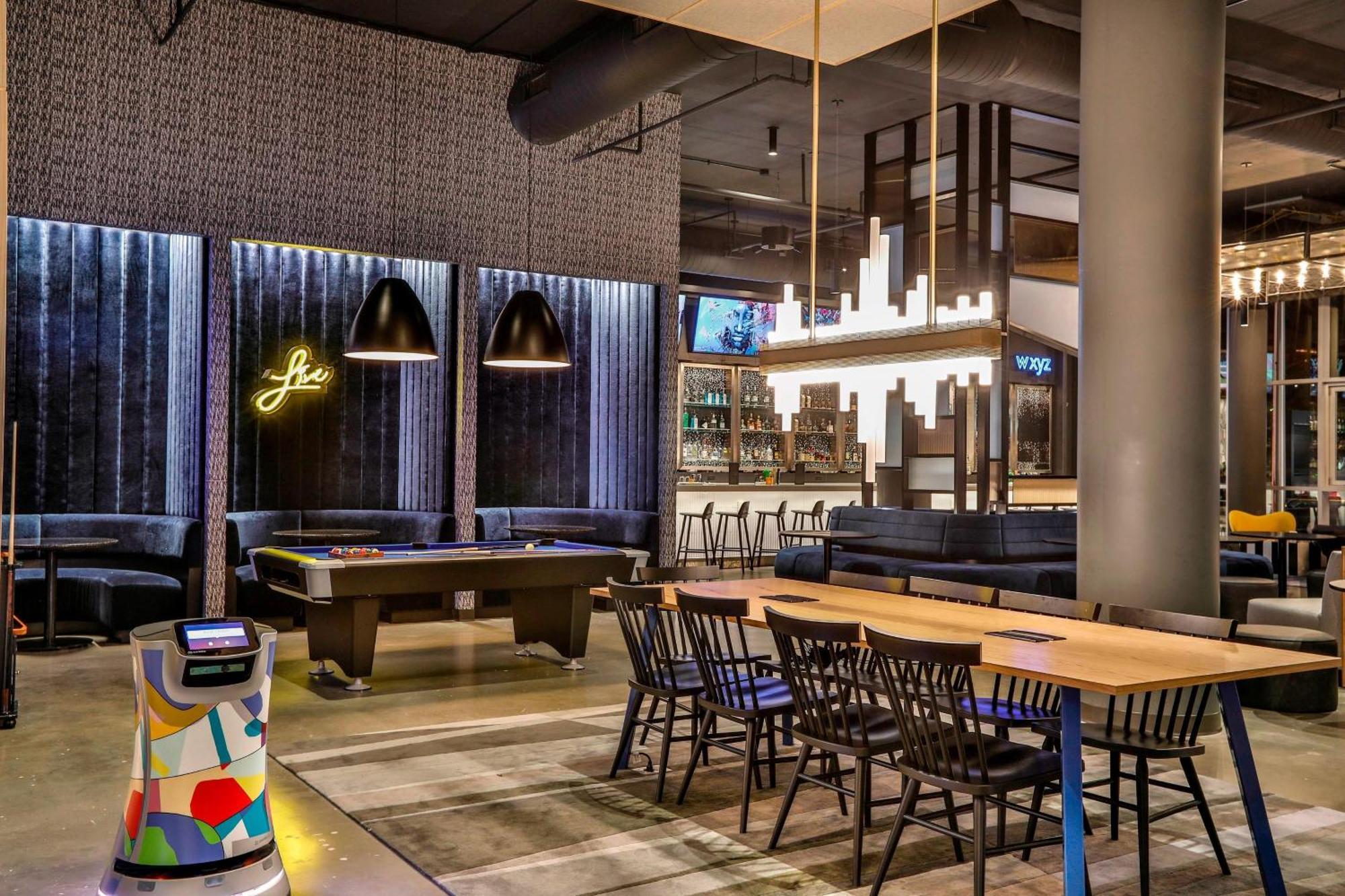 Hotel Aloft Mag Mile Chicago