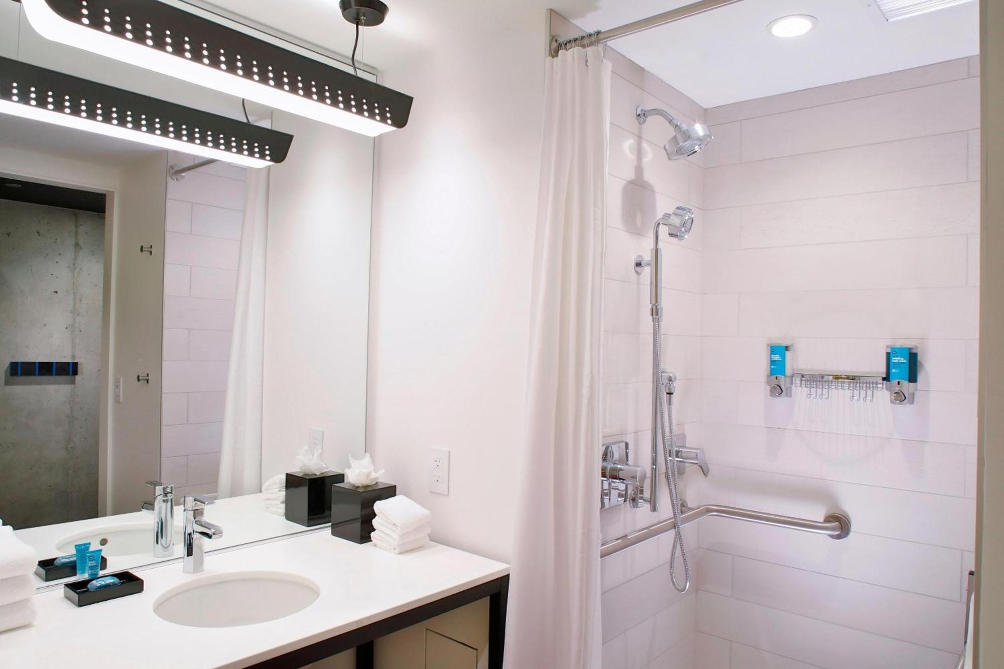 Hotel Aloft Mag Mile Chicago
