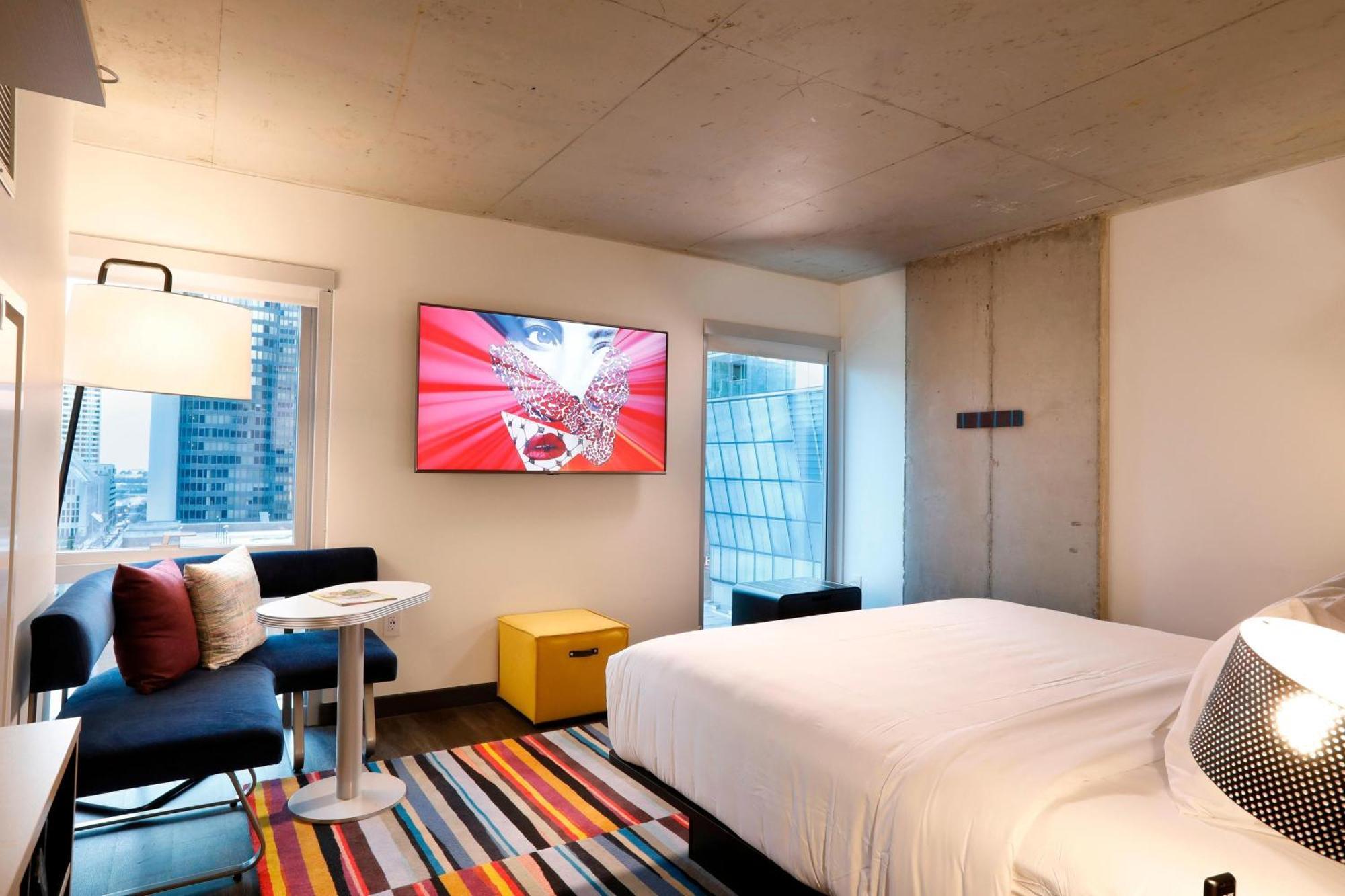 Aloft Mag Mile Hotel