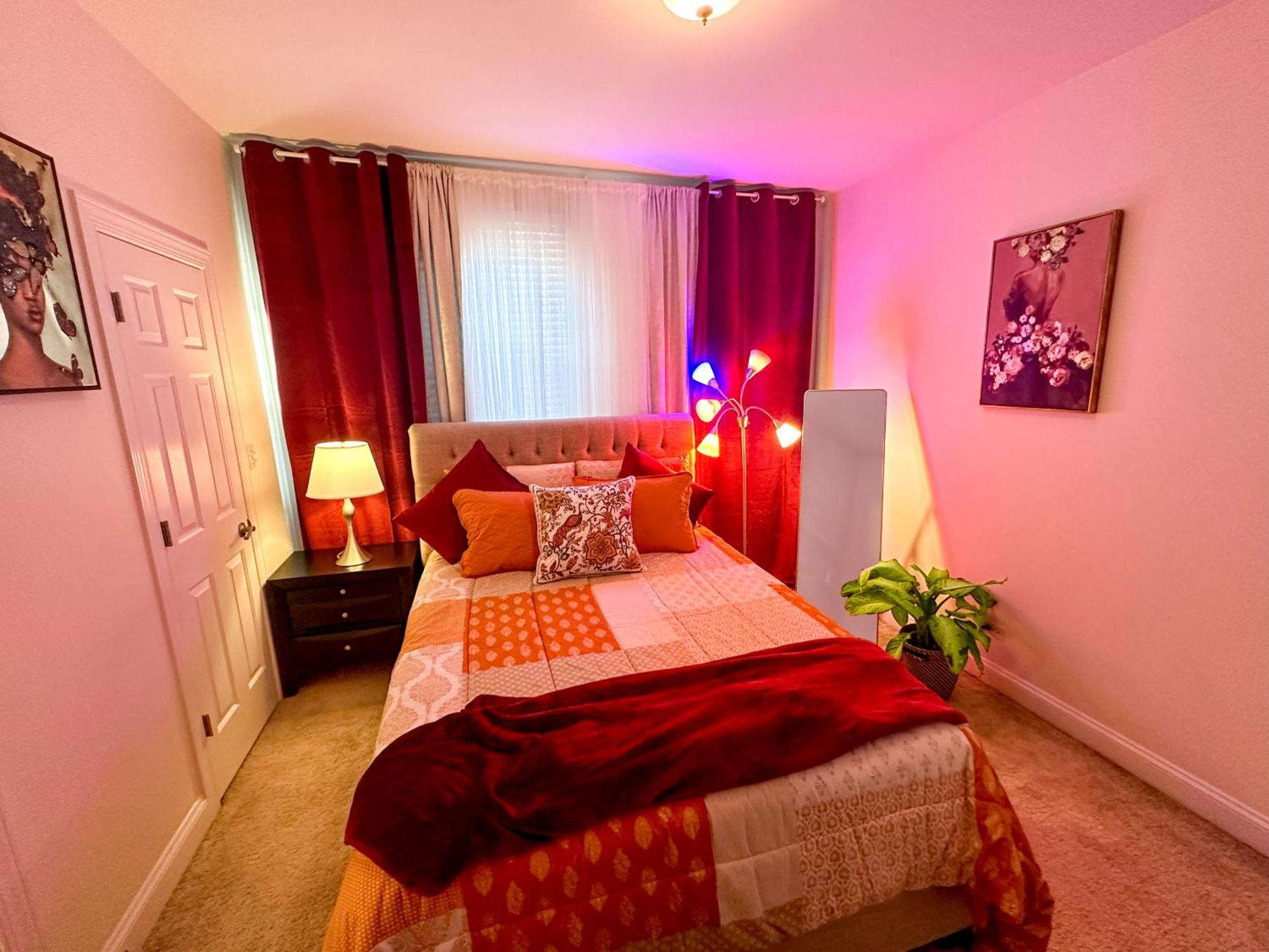 Holiday home Art Downtown Fulton Market Entire 3 Bedroom Sleep10 Private Garage Roof Ev Tesla Chicago