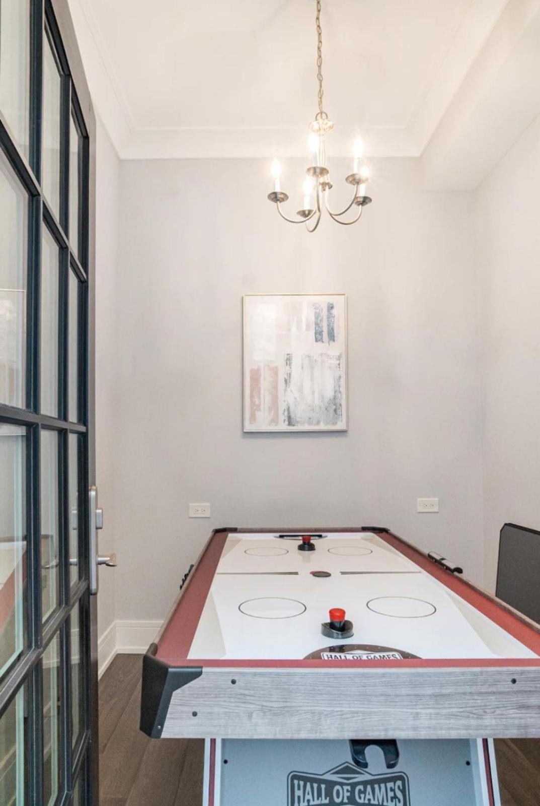 Gold Coast Pristine In Patio Free Parking Chicago