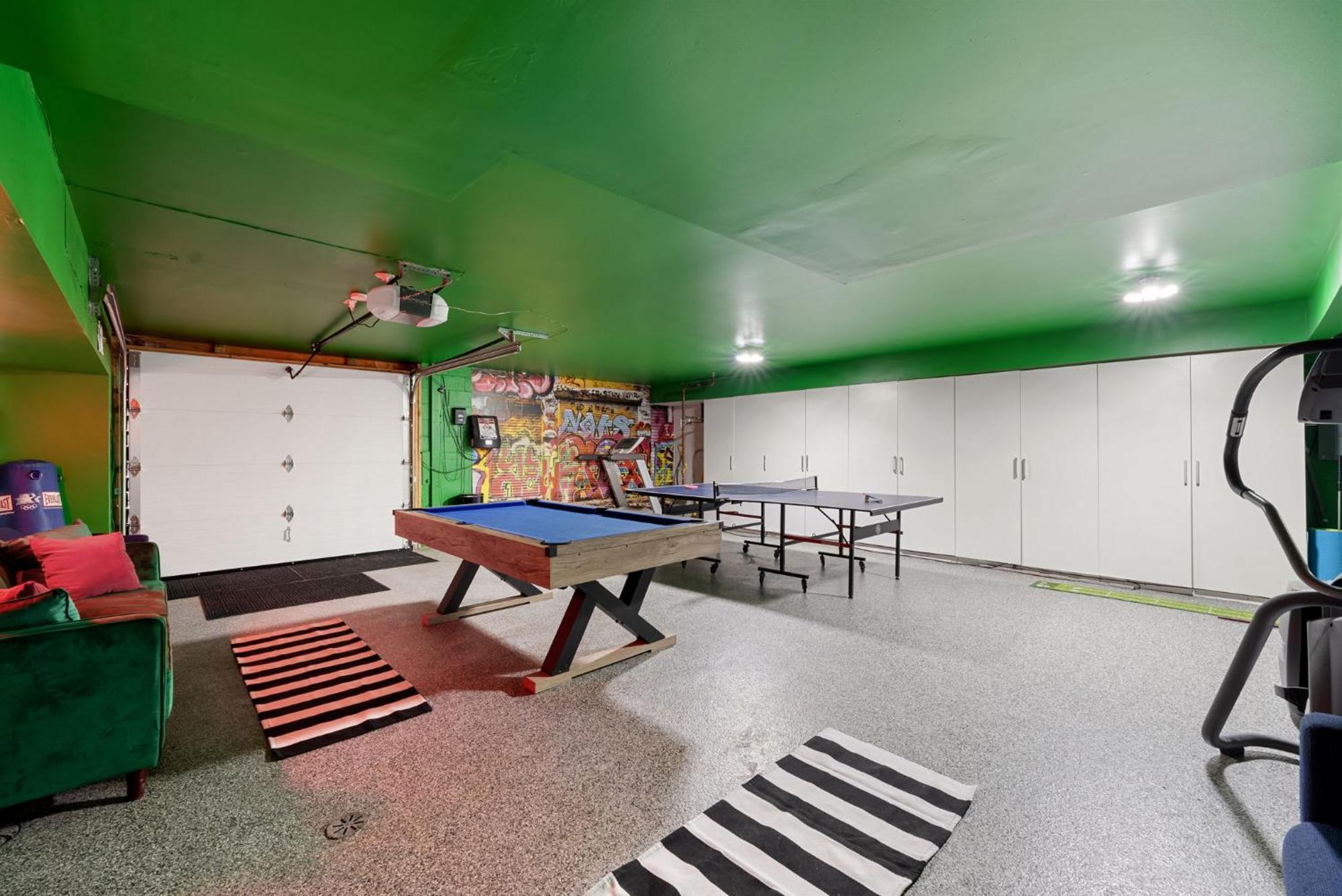 5br 5ba Architectural Estate-theatre Gym Rooftop Holiday home *