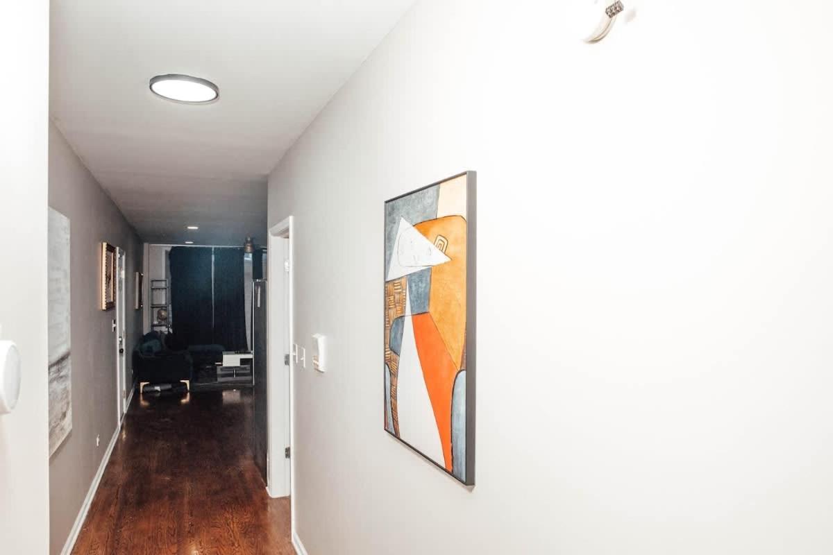 Modern & Spacious In Historic Bronzeville Apartment