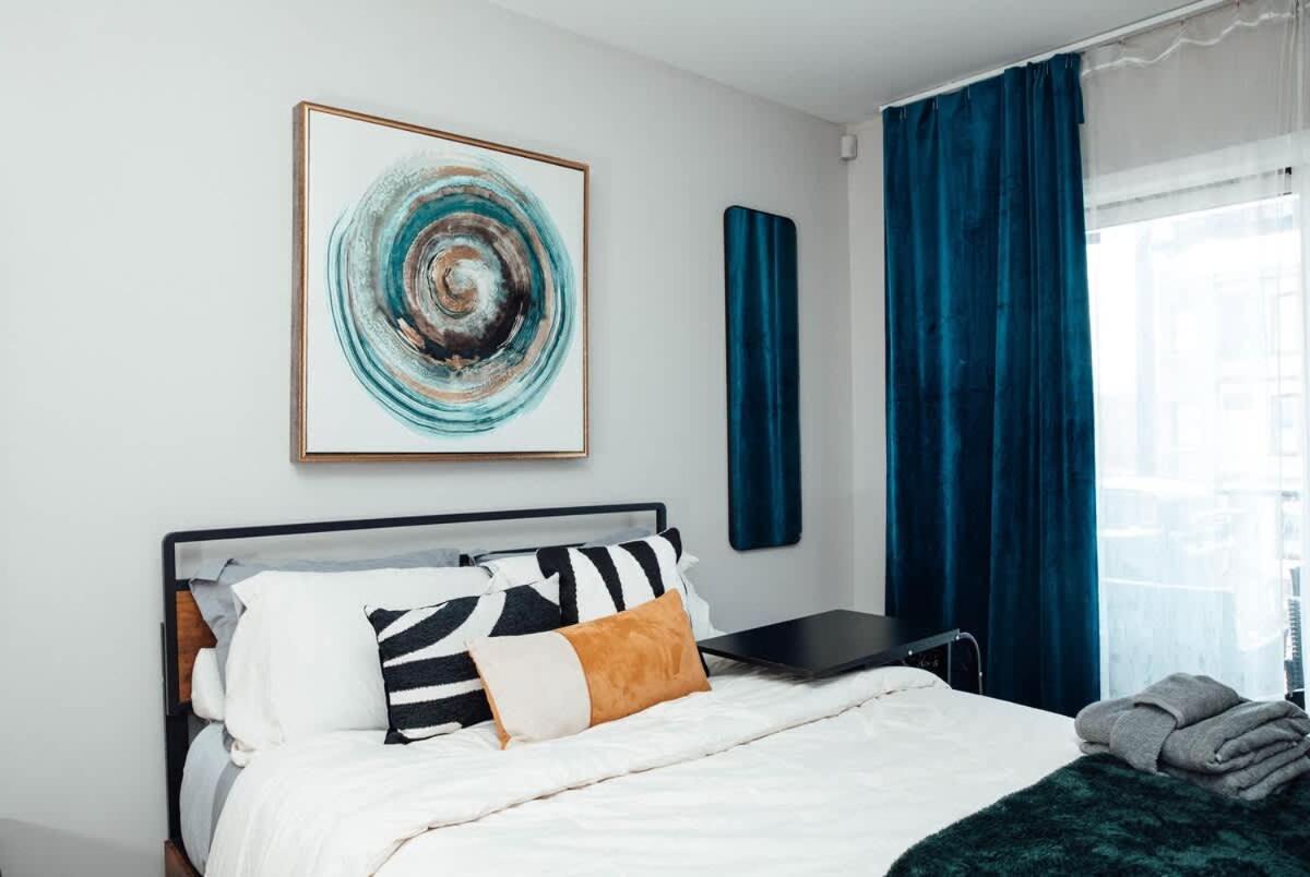 Modern & Spacious In Historic Bronzeville