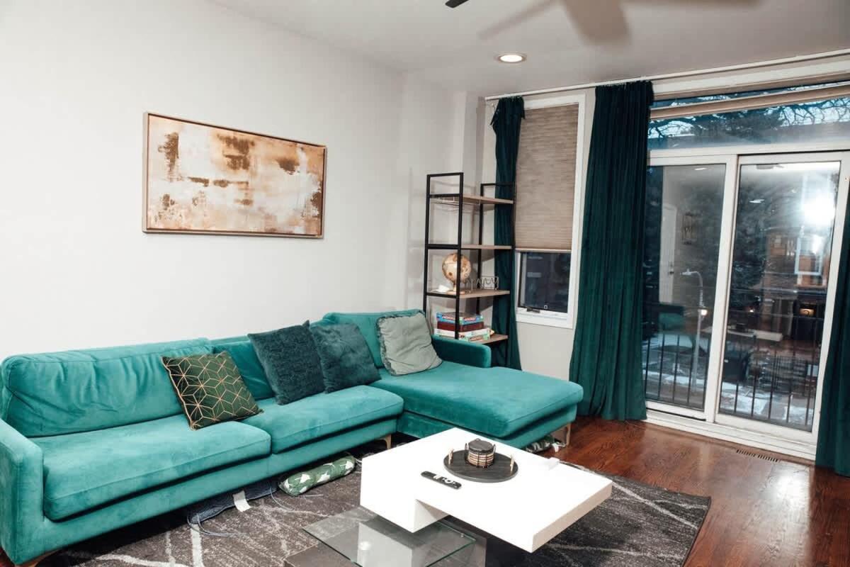 Modern & Spacious In Historic Bronzeville Apartment Chicago