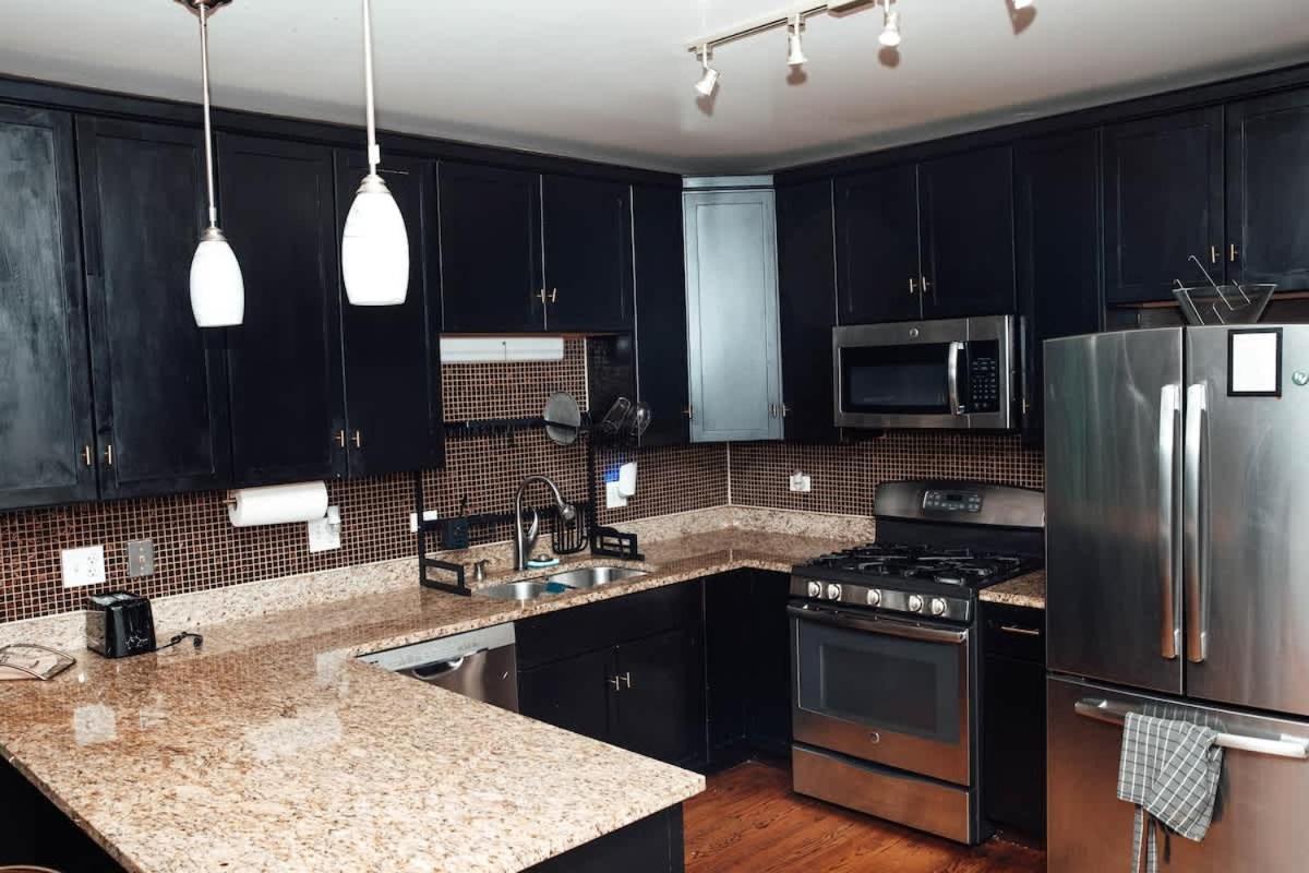 Apartment Modern & Spacious In Historic Bronzeville Chicago
