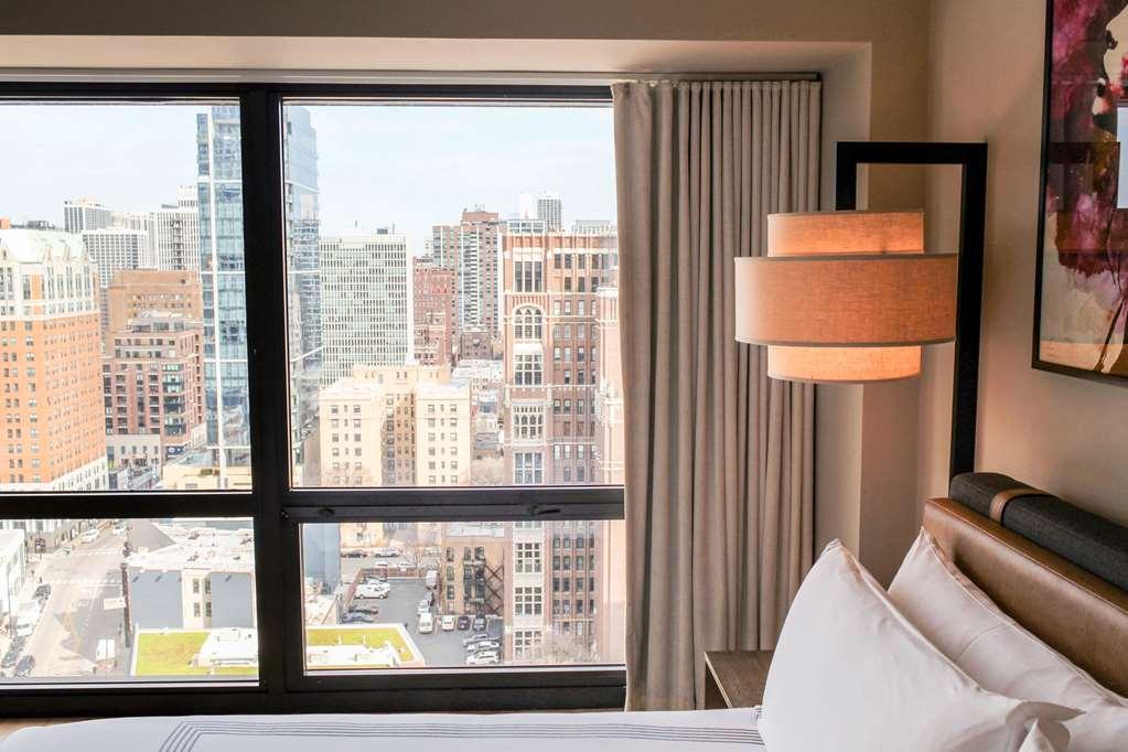 Thompson Chicago, By Hyatt Chicago