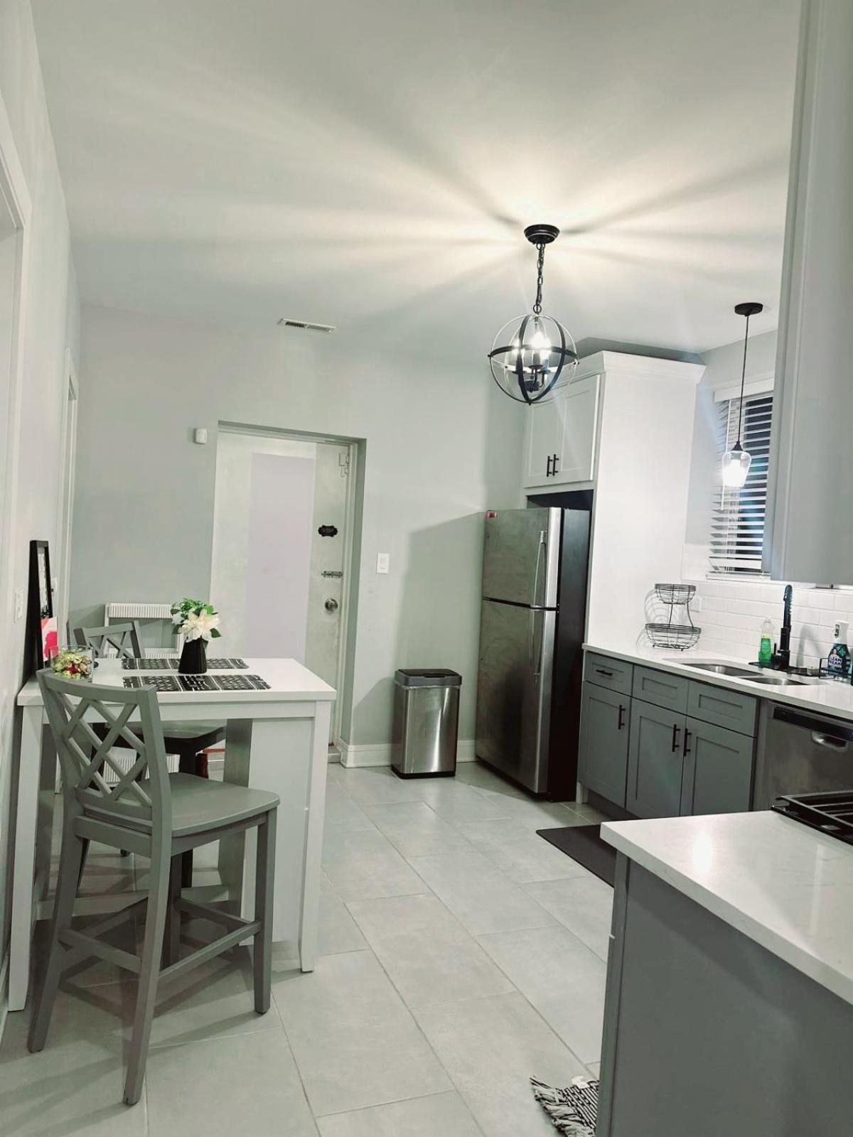 Cozy & Near Downtown & Hyde Park *