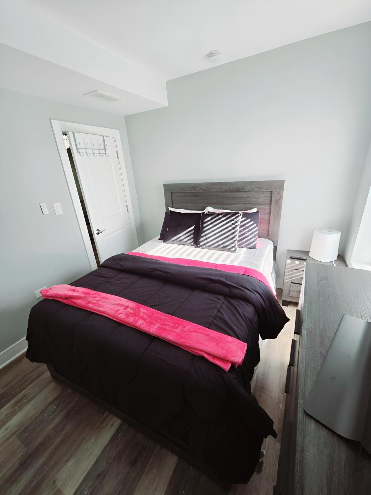 Cozy & Near Downtown & Hyde Park *