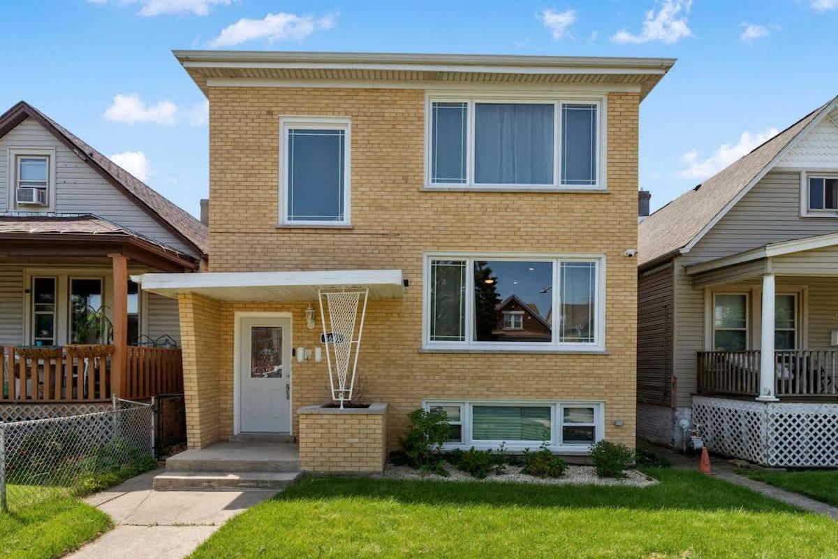 Apartment Spacious 2 Bedroom Near Midway Chicago