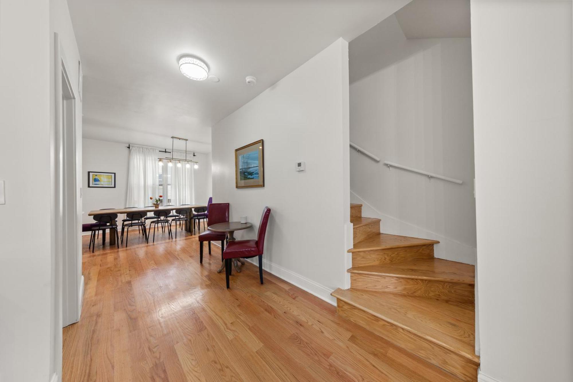Perfect Location Across From Park & Train Station * Chicago