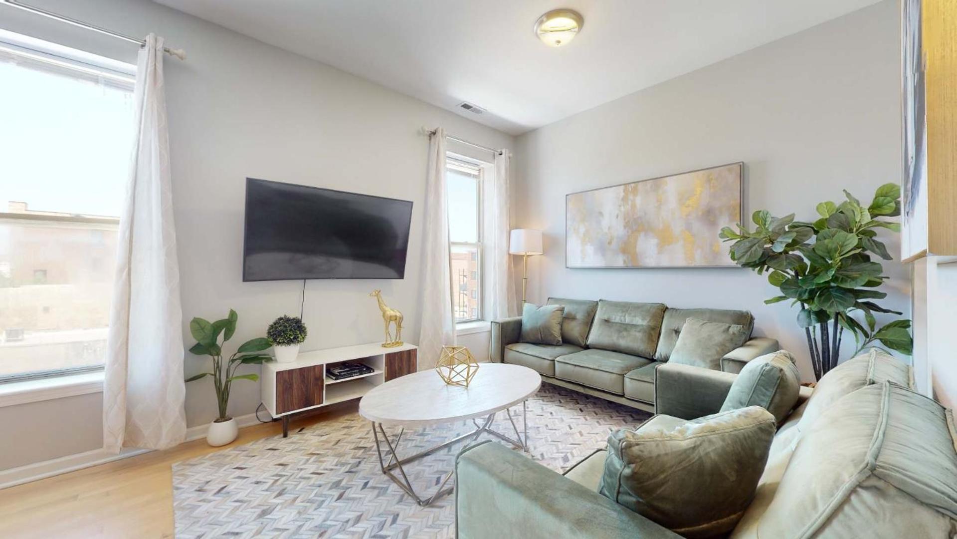 Apartment Sleek Urban Retreat Steps From Il Med District Chicago