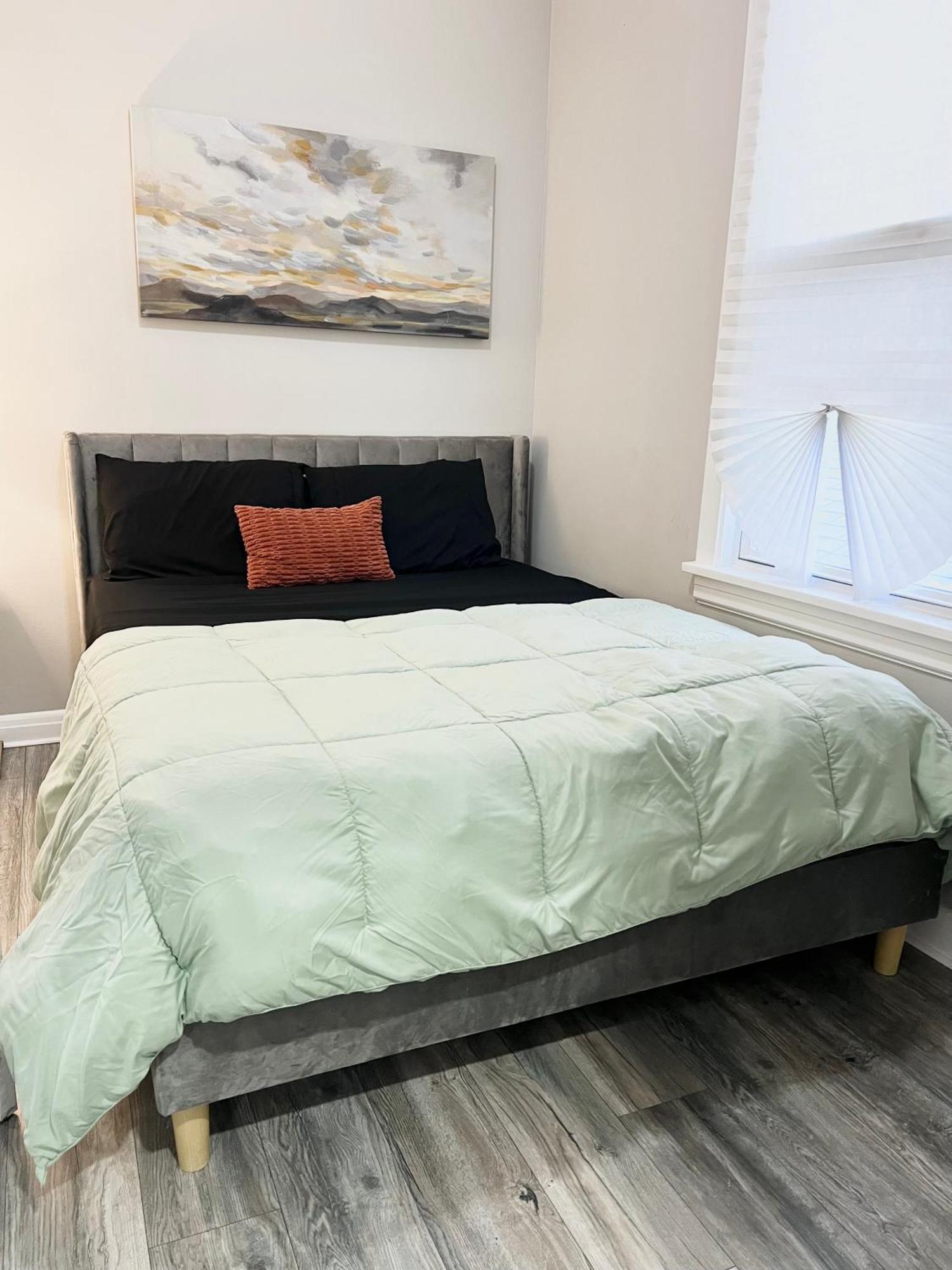Cozy 10 Mins To Midway Airport & Downtown Apartment Chicago
