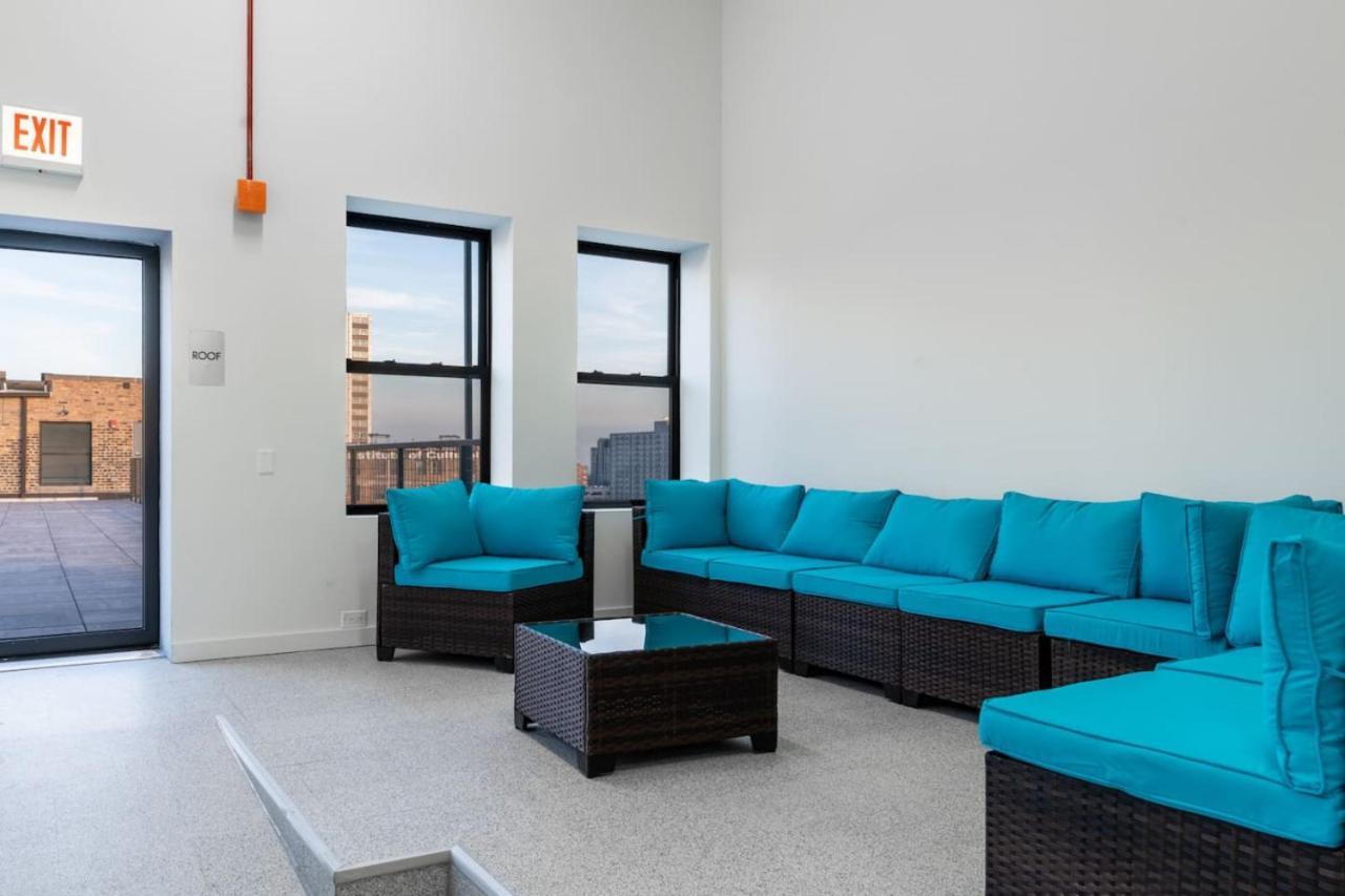 Majestic Modern Style Front Rooftop Wfh Gym Apartment