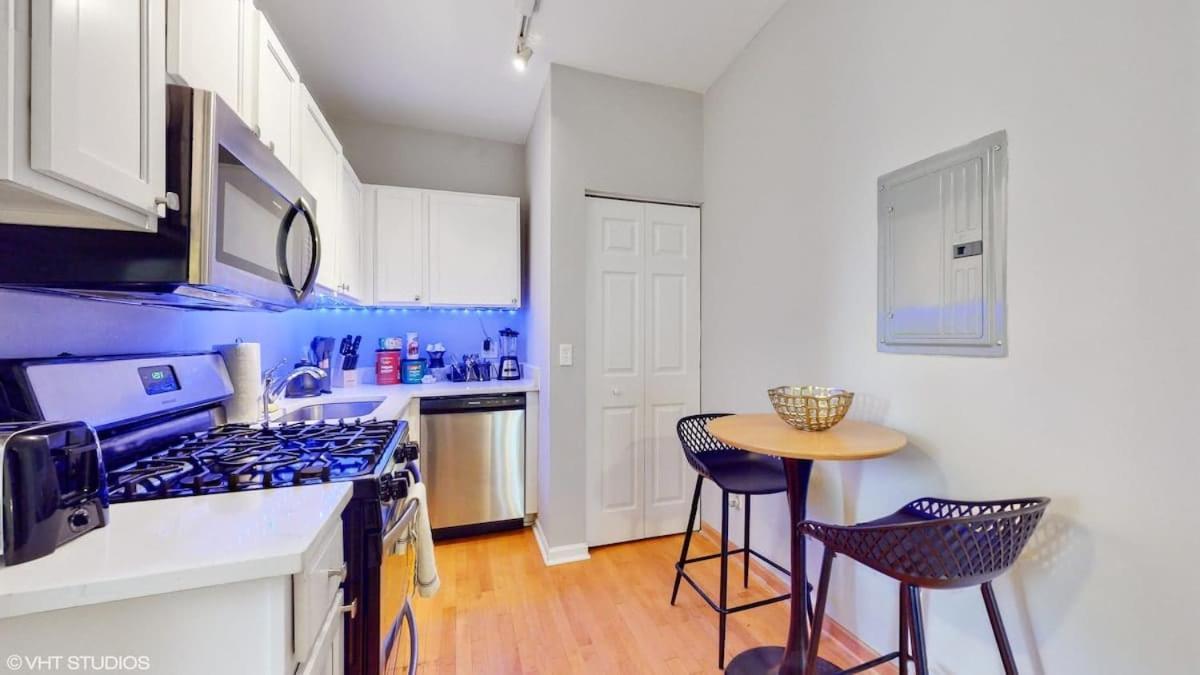 Modern Escape Near Il Medical District *
