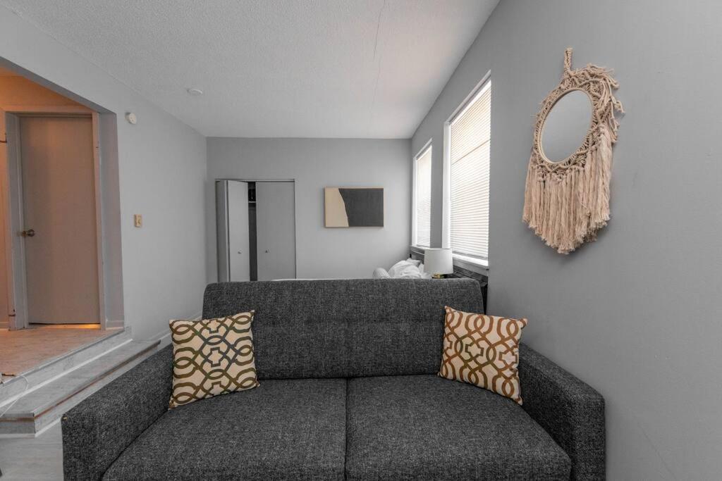 Apartment Modern Northside Chicago