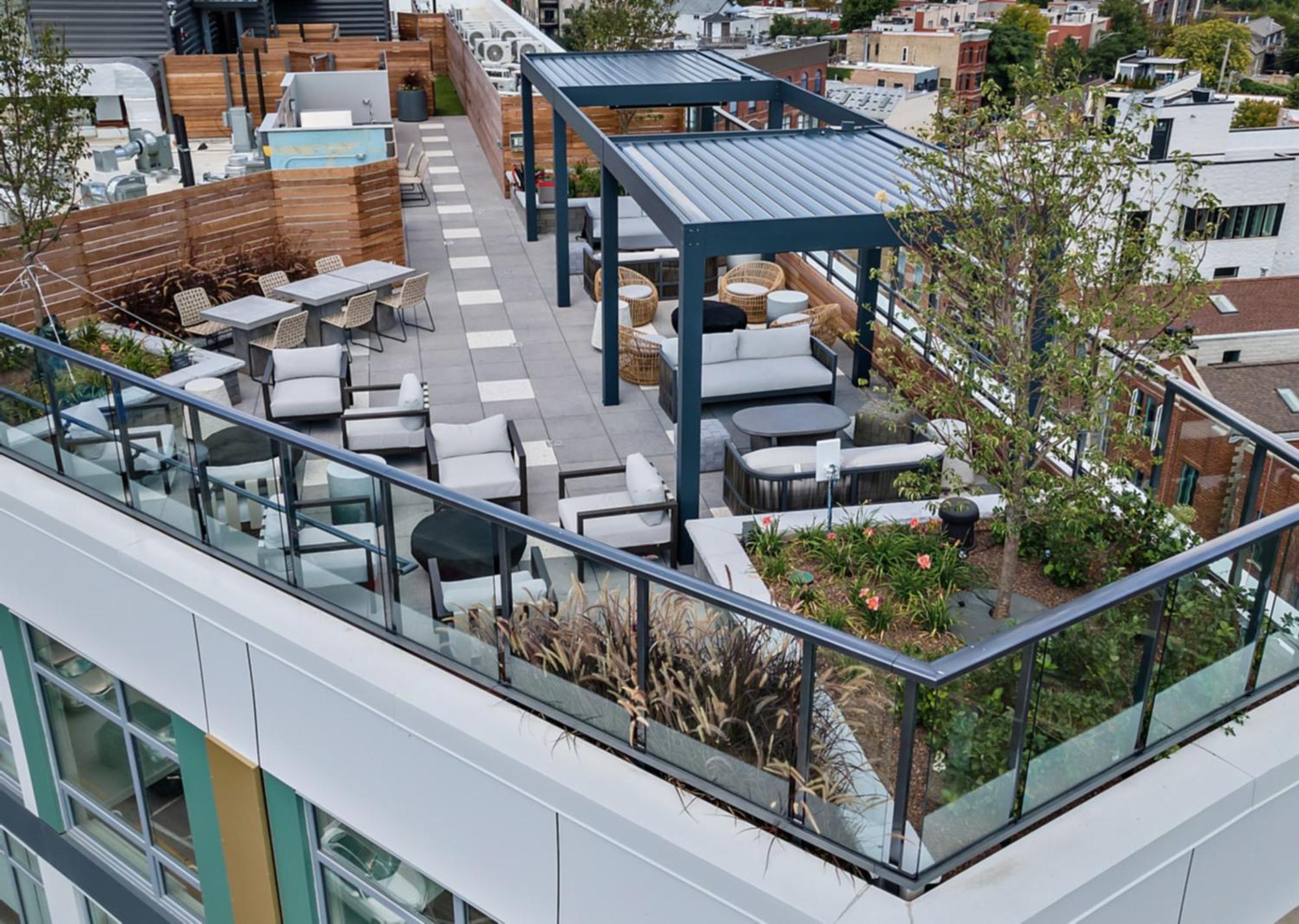 Luxurious 3bd Penthouse L Private Patio L Gym L Stunning Rooftop *