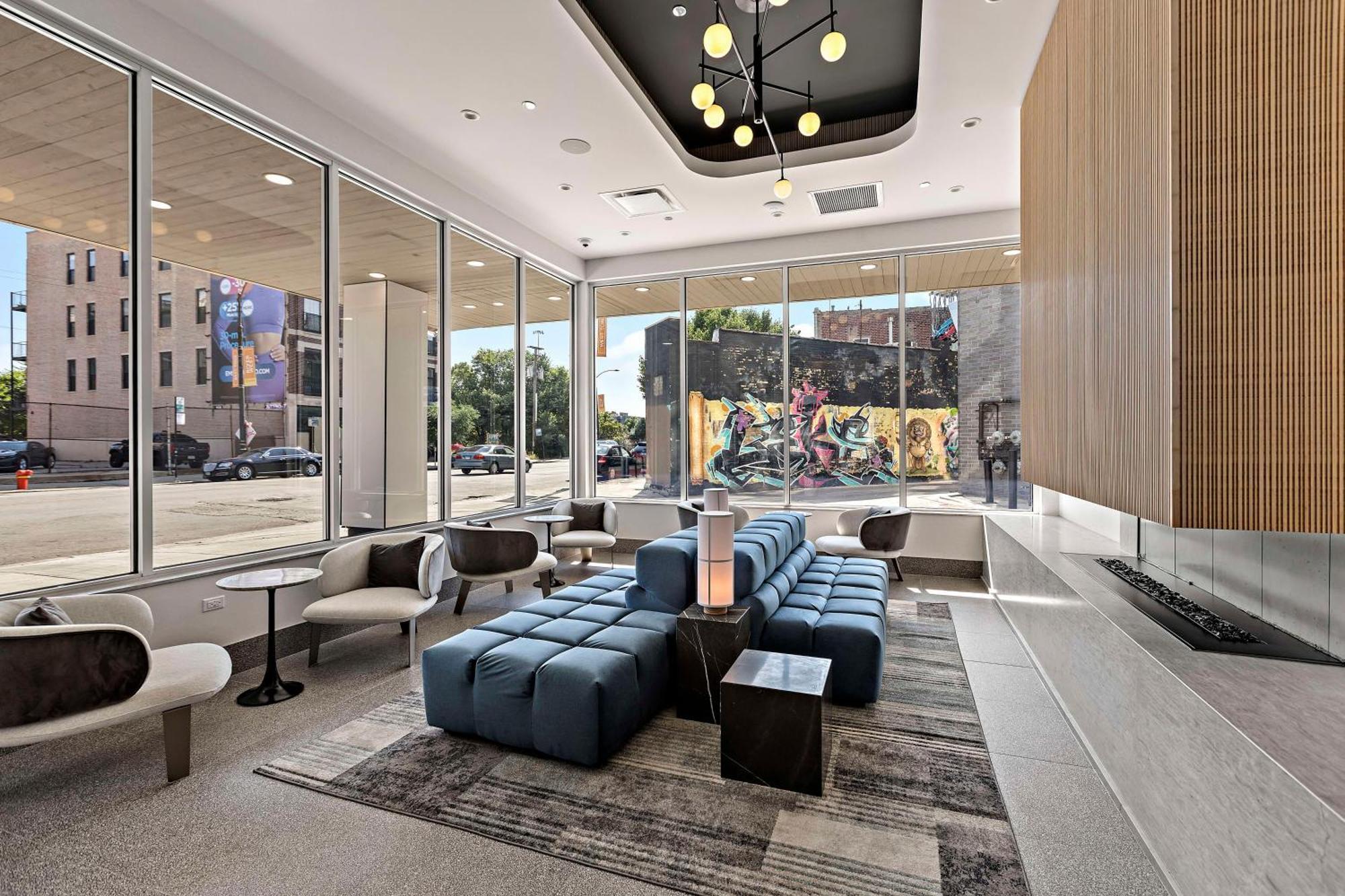 Apartment Luxurious 3bd Penthouse L Private Patio L Gym L Stunning Rooftop
