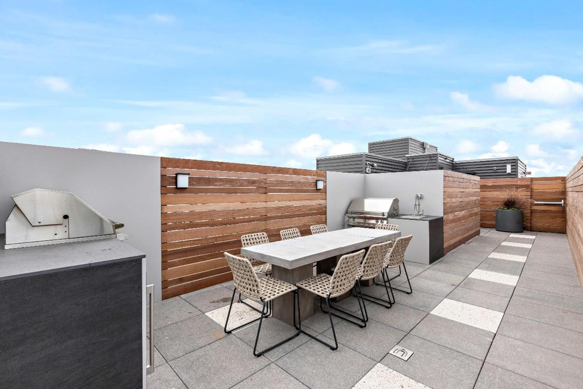 Apartment Luxurious 3bd Penthouse L Private Patio L Gym L Stunning Rooftop Chicago