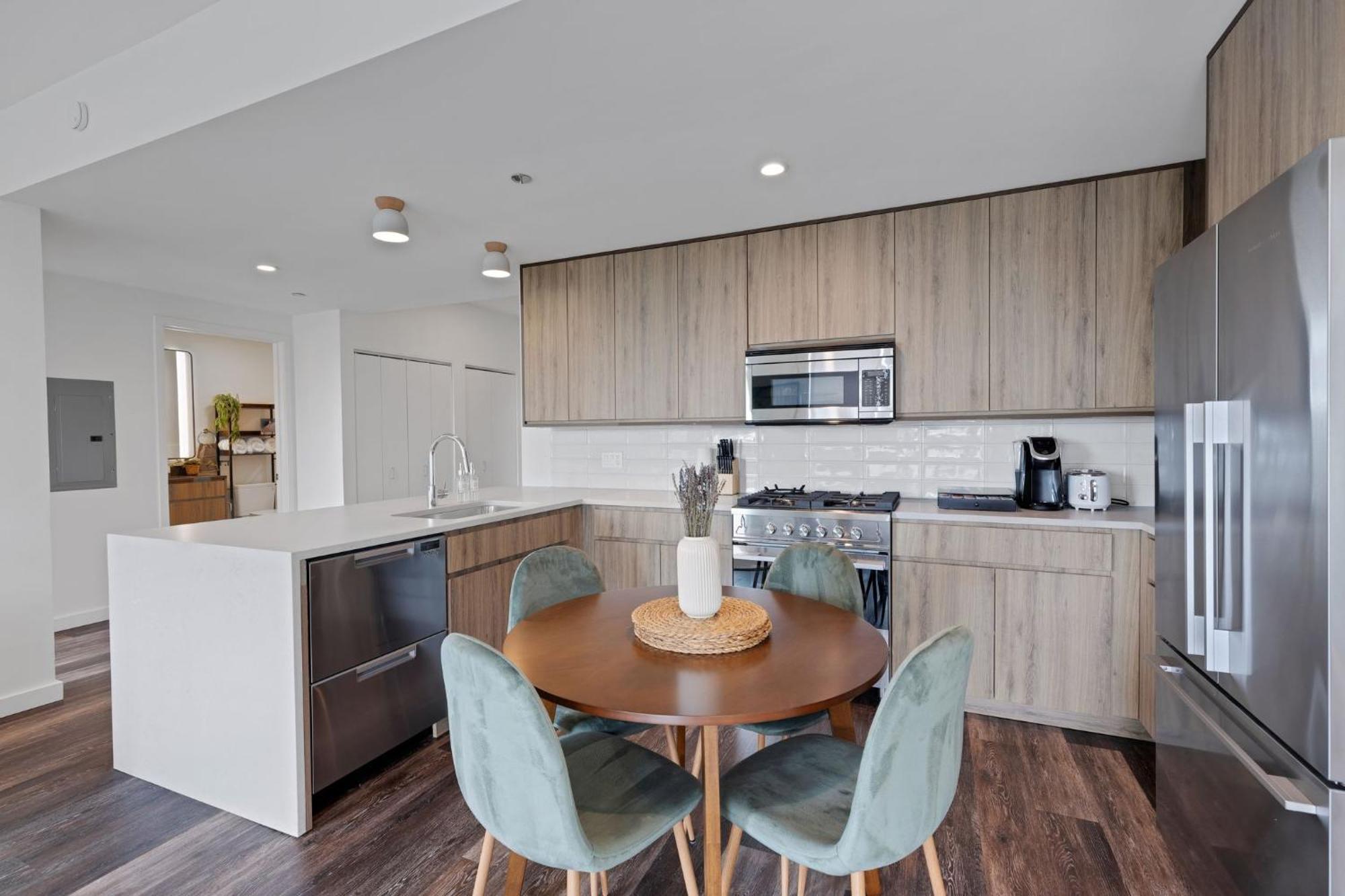 Apartment Luxurious 3bd Penthouse L Private Patio L Gym L Stunning Rooftop Chicago
