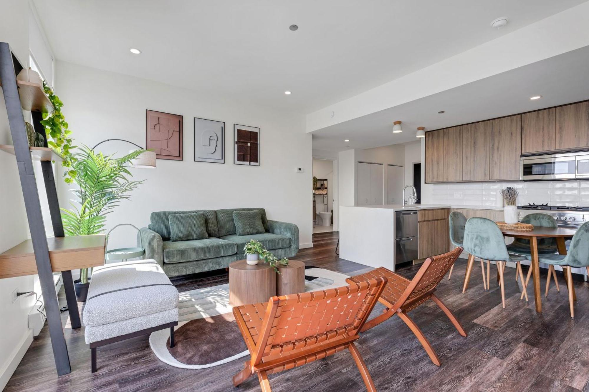 Apartment Luxurious 3bd Penthouse L Private Patio L Gym L Stunning Rooftop