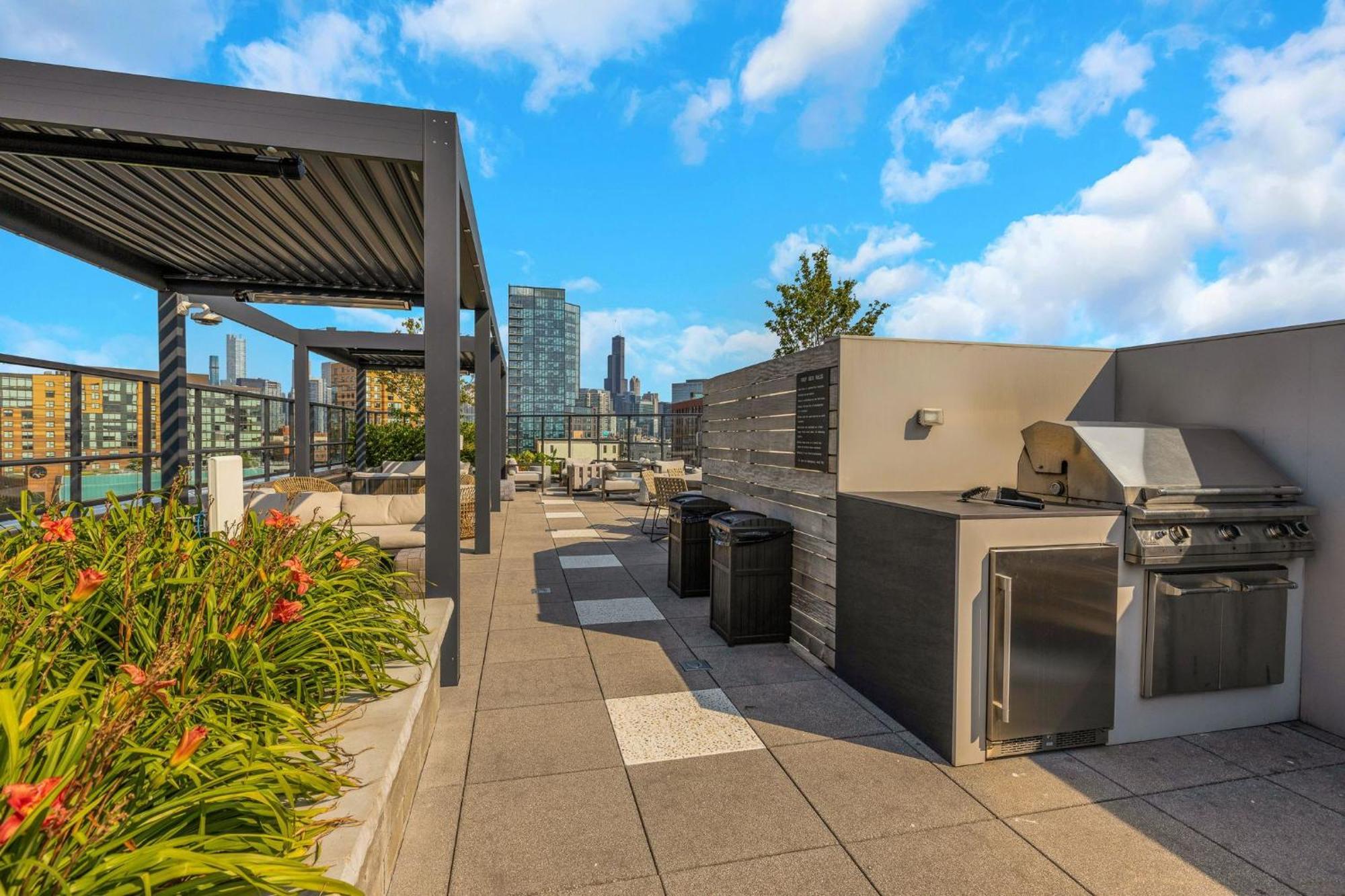 Apartment Luxurious 3bd Penthouse L Private Patio L Gym L Stunning Rooftop Chicago