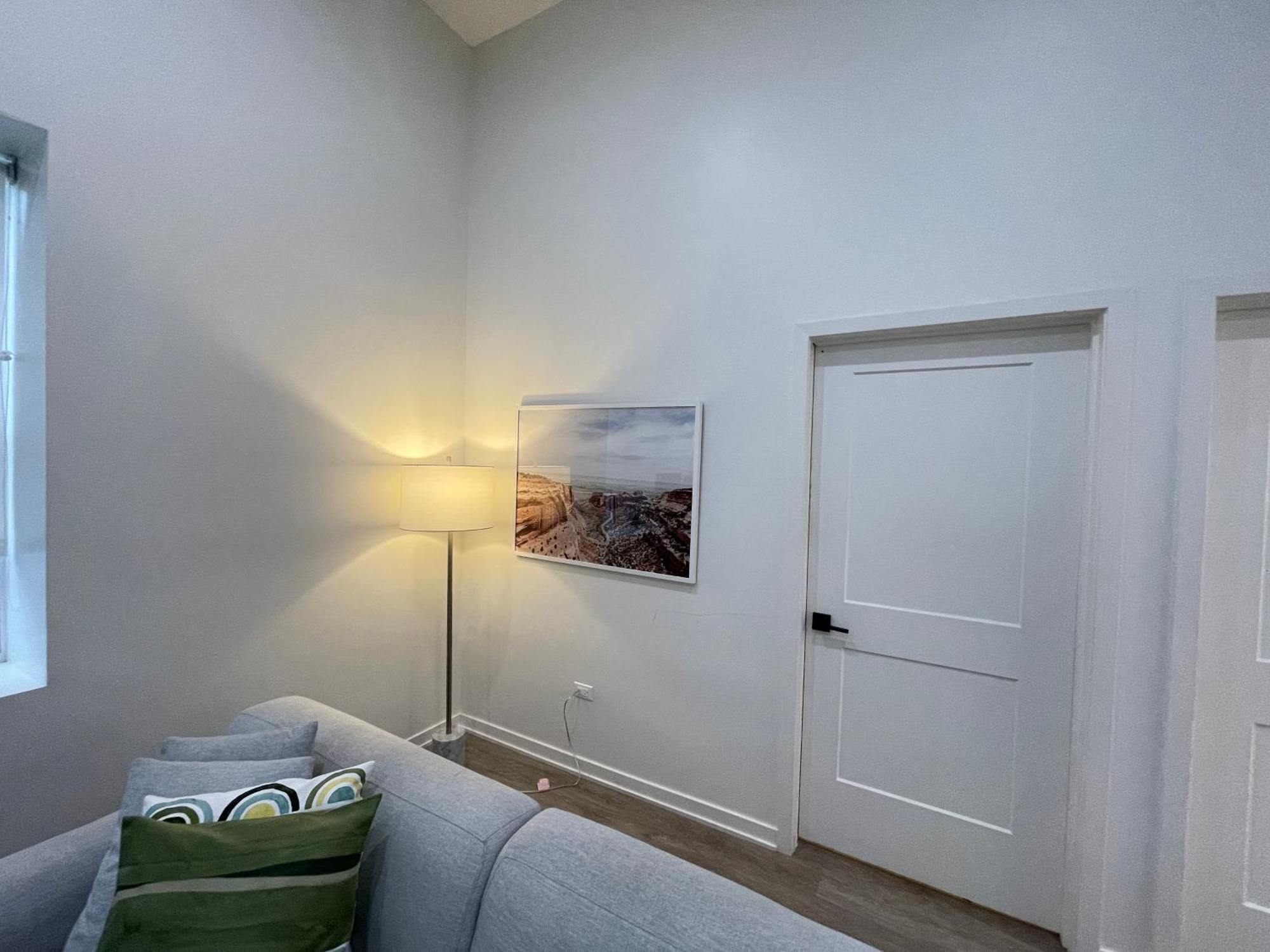 Shared Modern Close To Downtown
