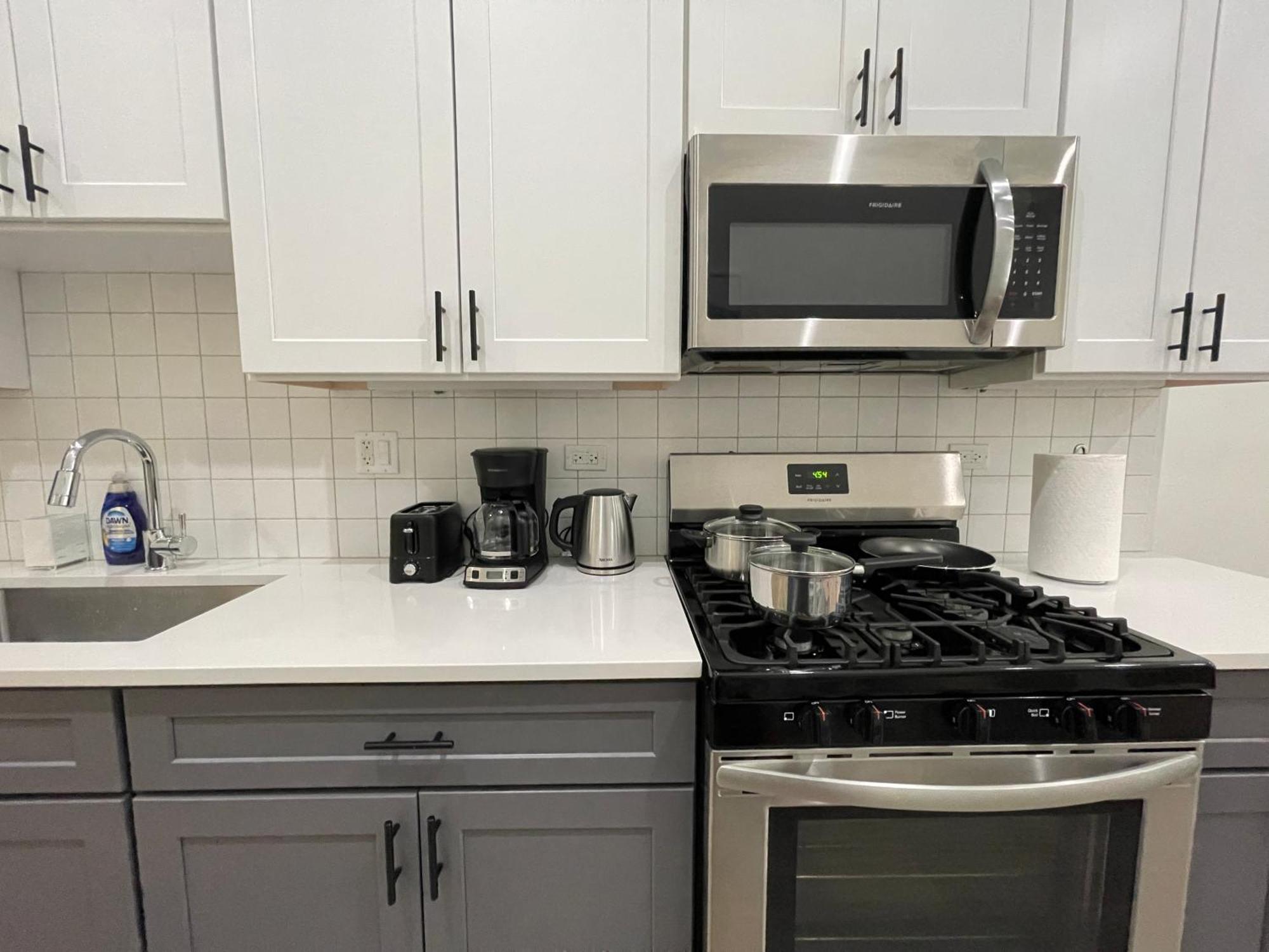 Guest house Shared Modern Close To Downtown