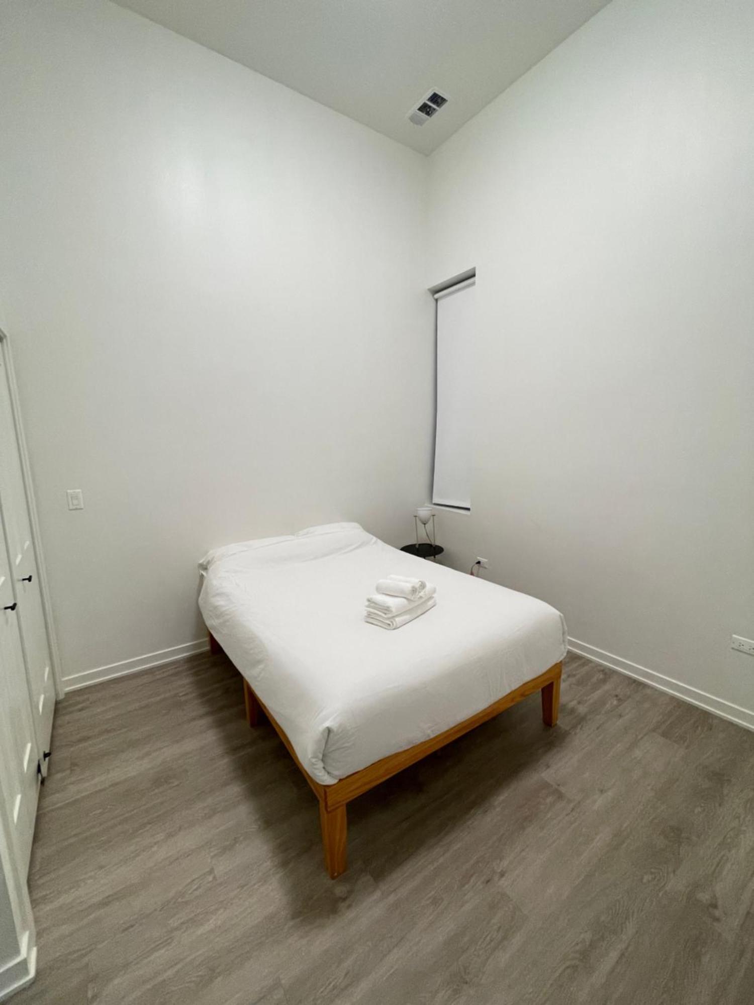 Guest house Shared Modern Close To Downtown
